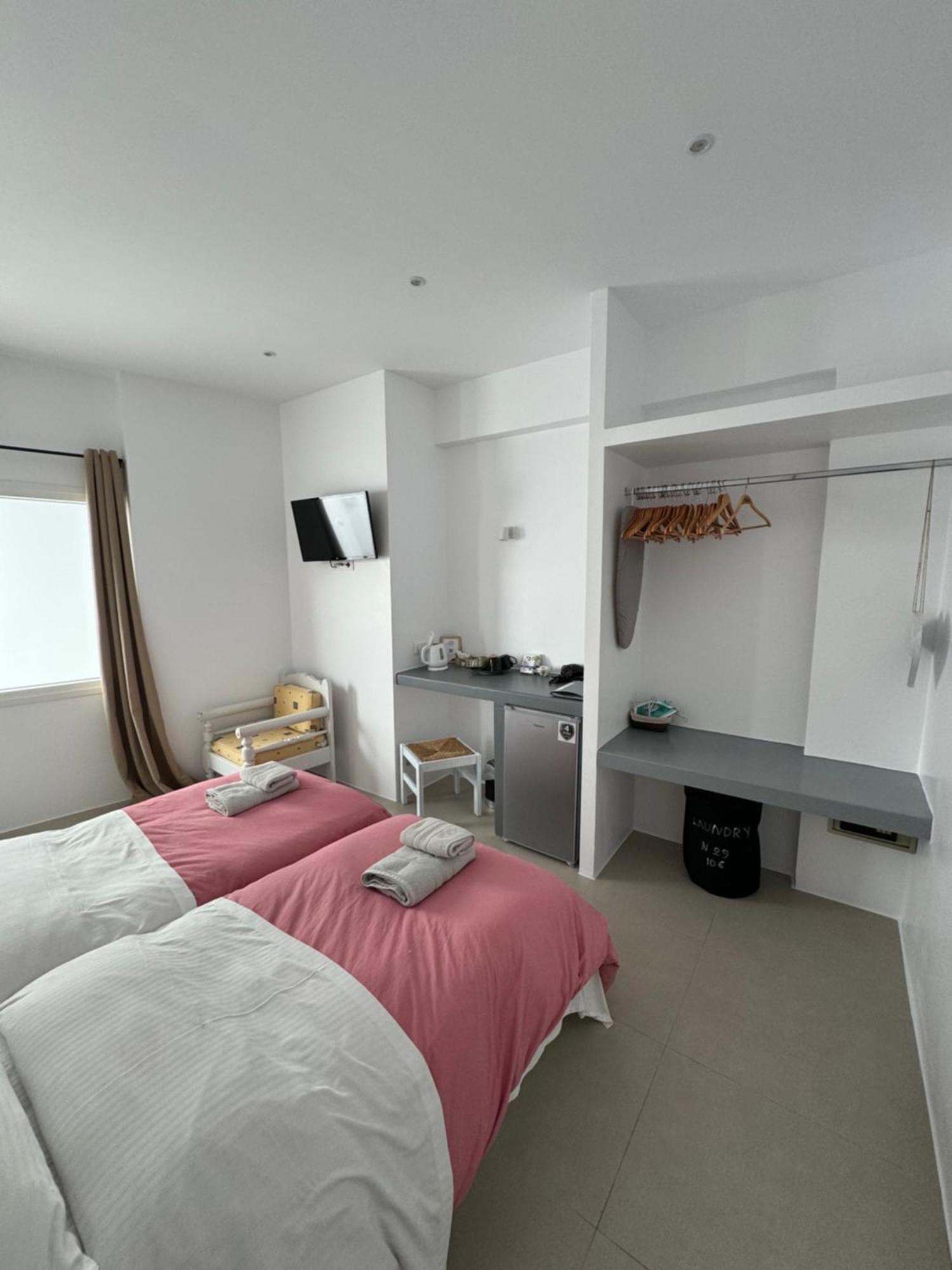 Madaky Hotel ナウサ エクステリア 写真